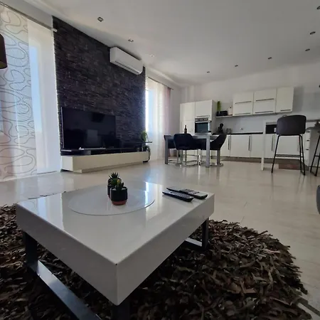 公寓 Modern For 2 In The Center Of The Town *