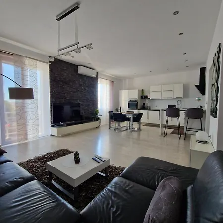 Modern For 2 In The Center Of The Town *